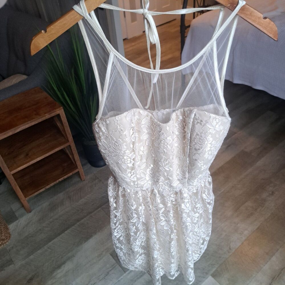 Ruby Rox Size 3 Juniors XS Lace Tie Back Flare Formal Dance Dress Cream Lace